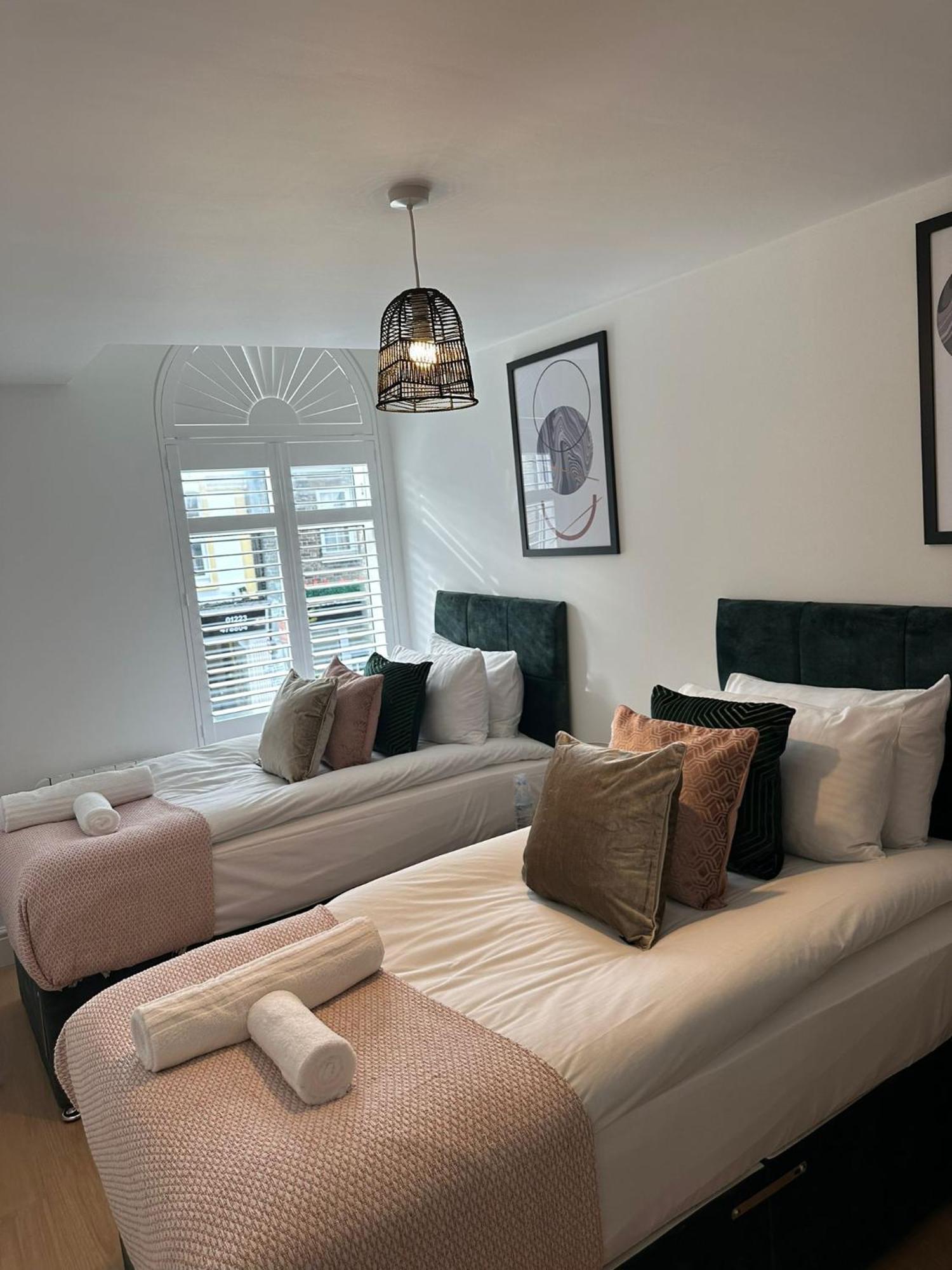 Central Cambridge Apartments By Tas Bagian luar foto