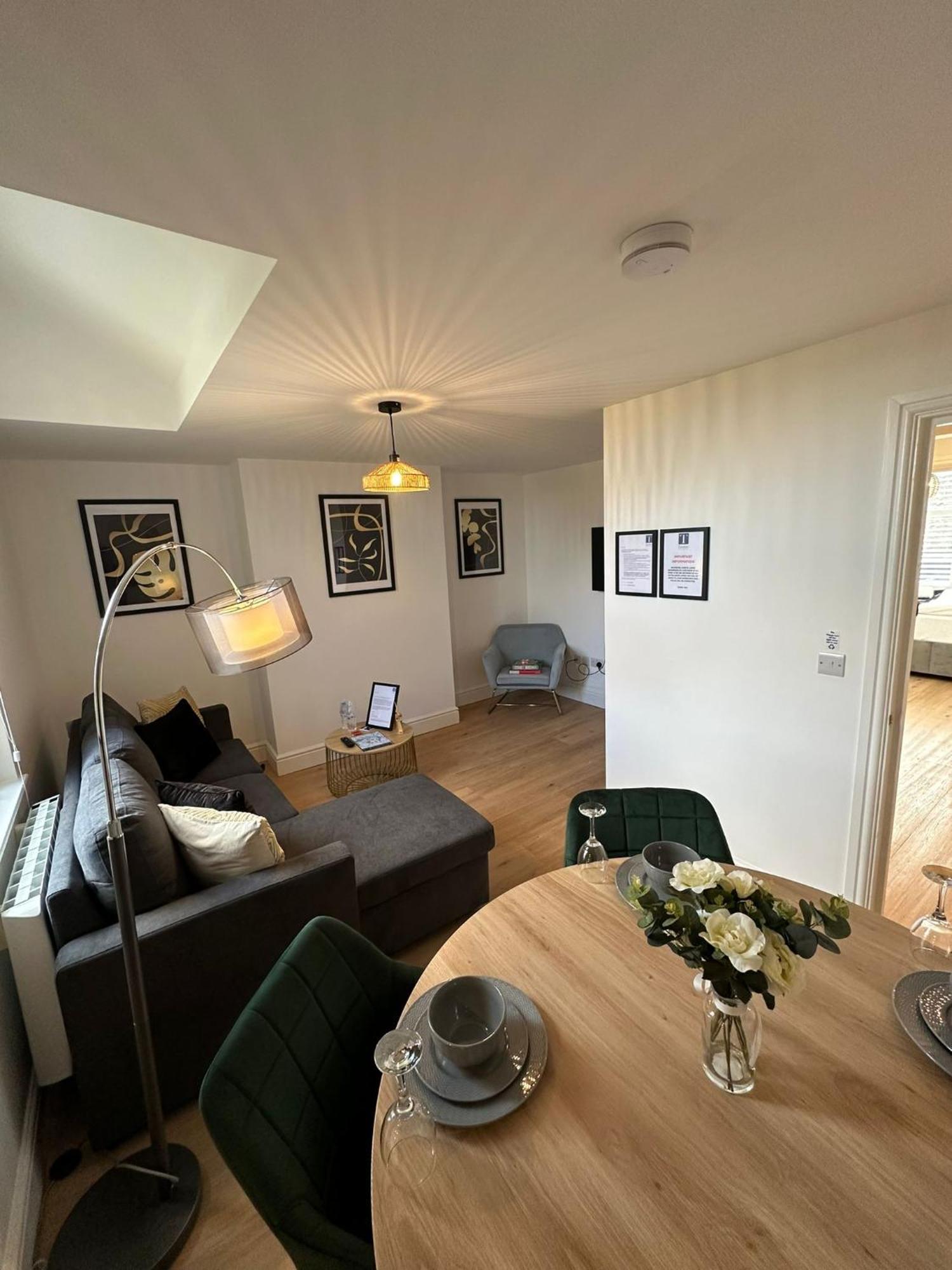 Central Cambridge Apartments By Tas Bagian luar foto